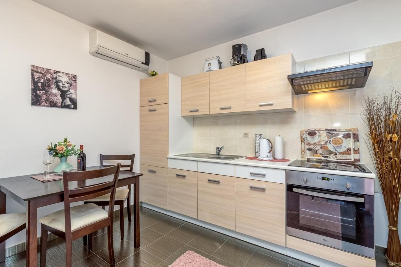 Apartments Kardumovic Kukci Exterior photo